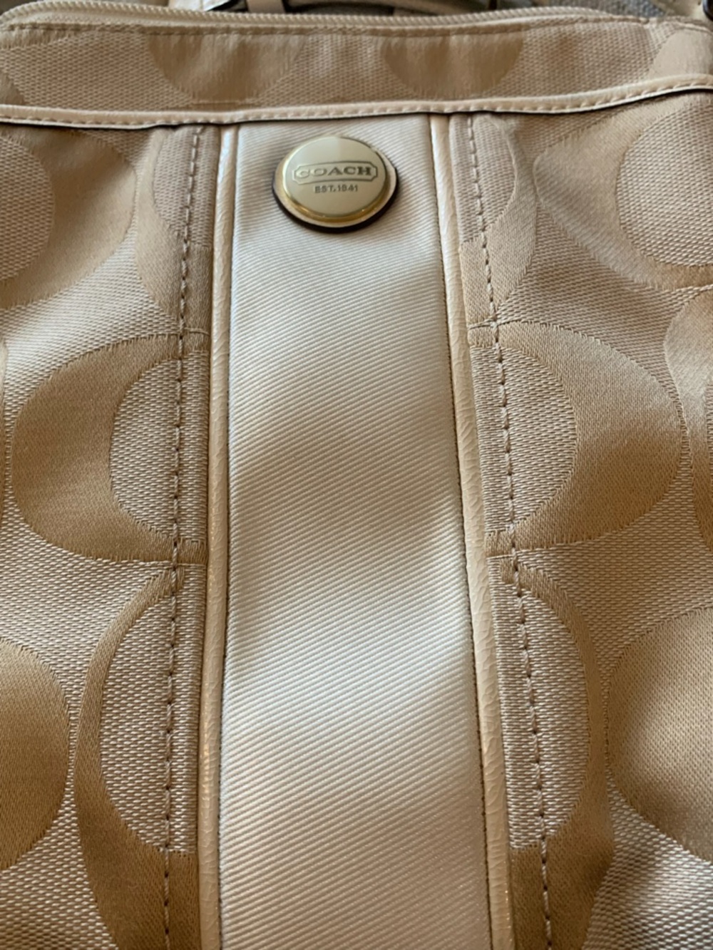 Crossbody Coach Round Logo Medallion in Cream and Gold
